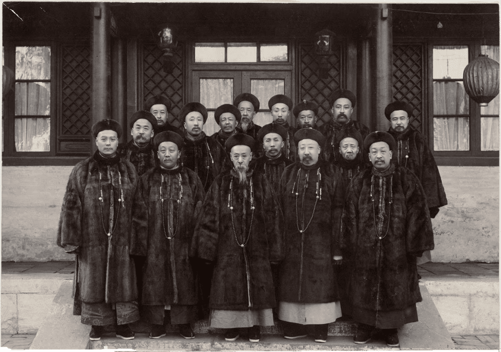 大清朝廷困境的本质，在于想要新因素的好处，却拒绝接纳新因素的诉求
